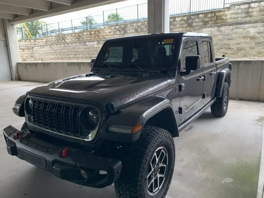 2024 Jeep Gladiator Rubicon photo 1