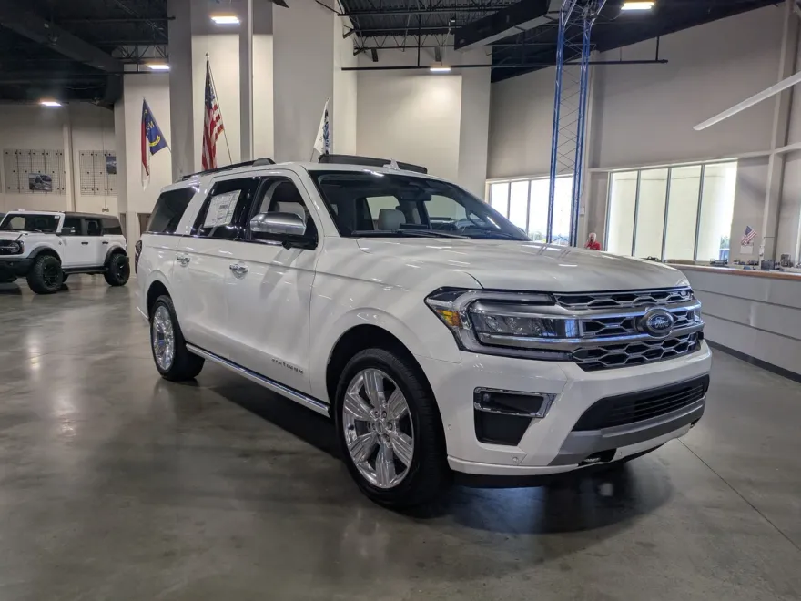2024 Ford Expedition MAX Platinum photo 1
