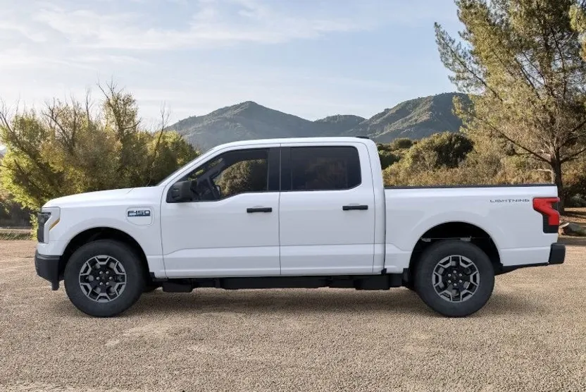 2024 Ford F-150 Lightning photo 1