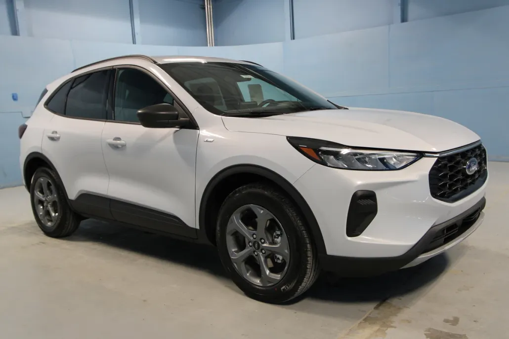 2025 Ford Escape ST-Line photo 1