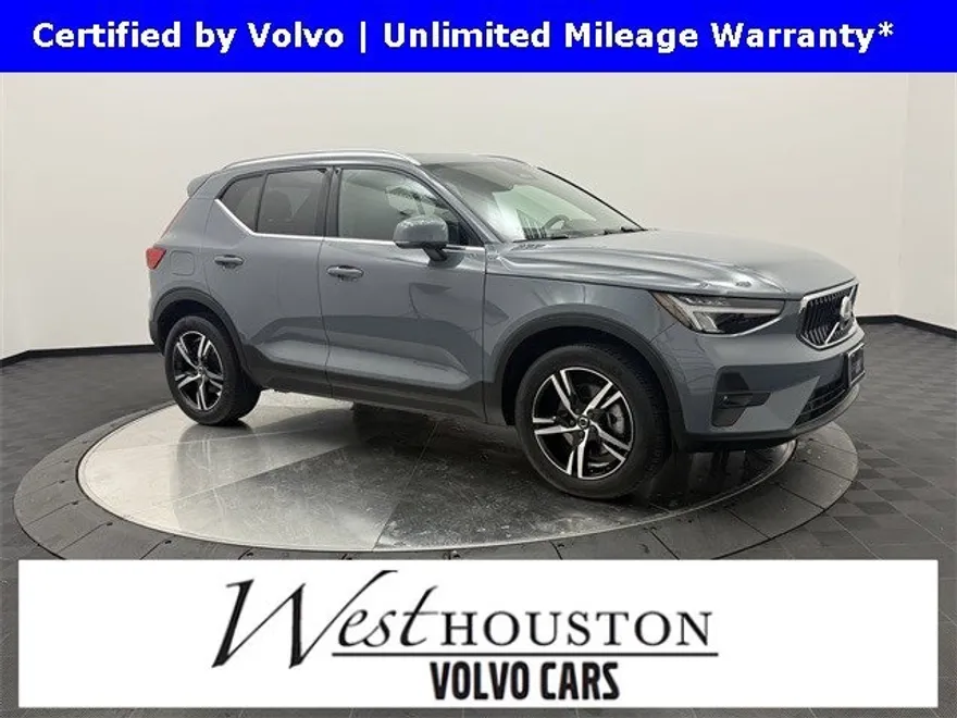 2023 Volvo XC40 AWD Plus photo 1