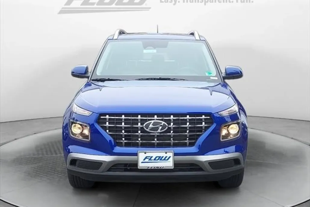 2025 Hyundai Venue SEL photo 1