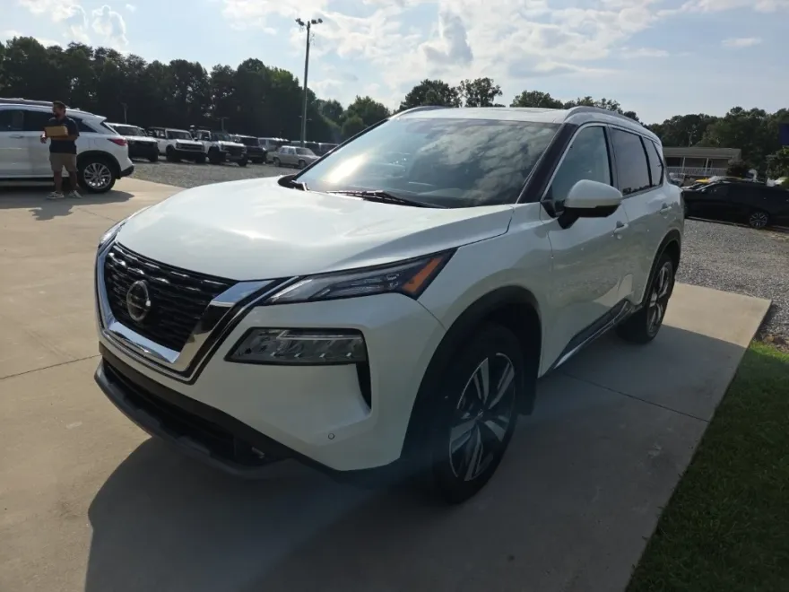 2021 Nissan Rogue SL photo 1