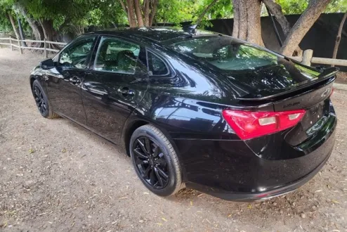 2022 Chevrolet Malibu RS photo 2