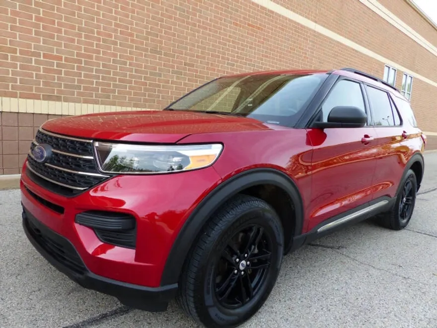 2020 Ford Explorer XLT photo 1