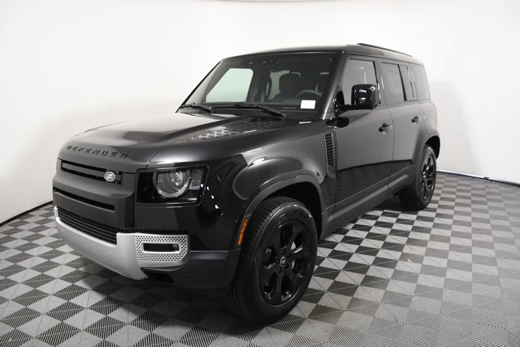 2025 Land Rover Defender 110 S photo 1