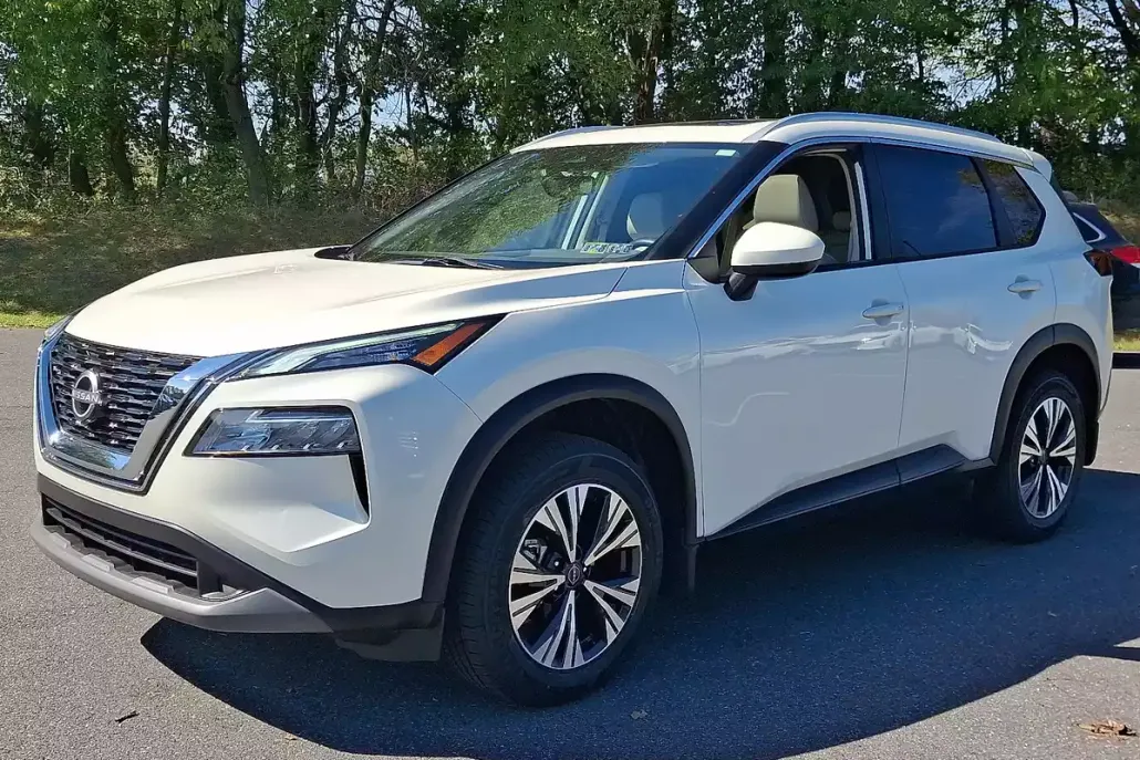 2023 Nissan Rogue AWD SV photo 1