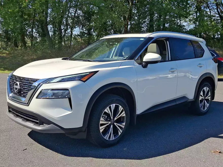 2023 Nissan Rogue AWD SV photo 1