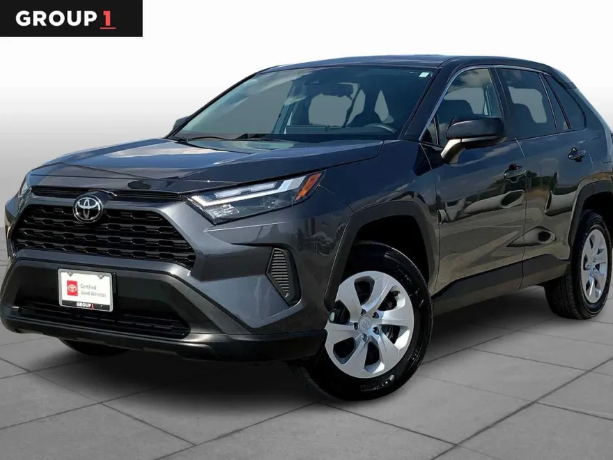 2025 Toyota RAV4 LE photo 1