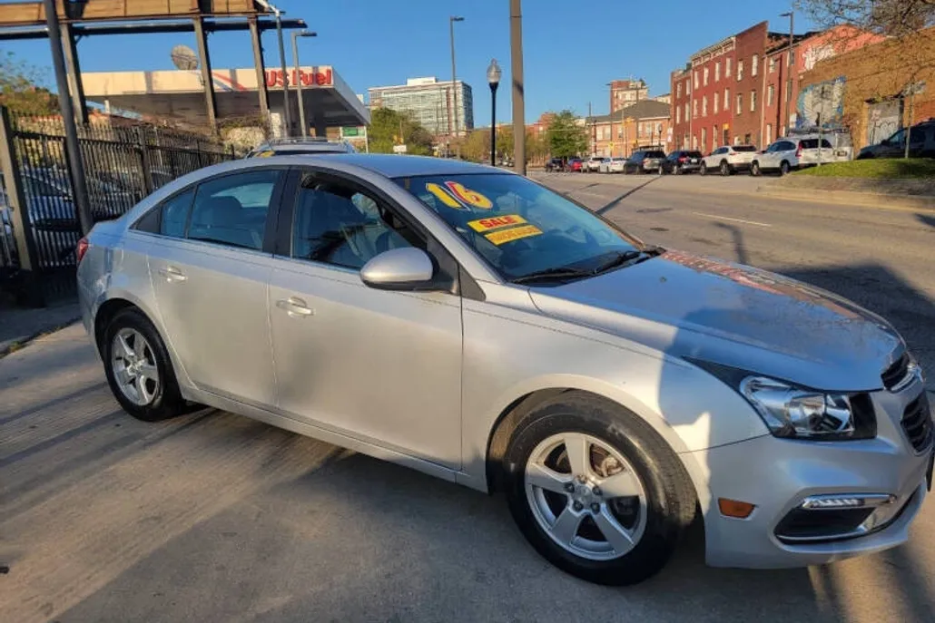 2016 Chevrolet Cruze photo 1