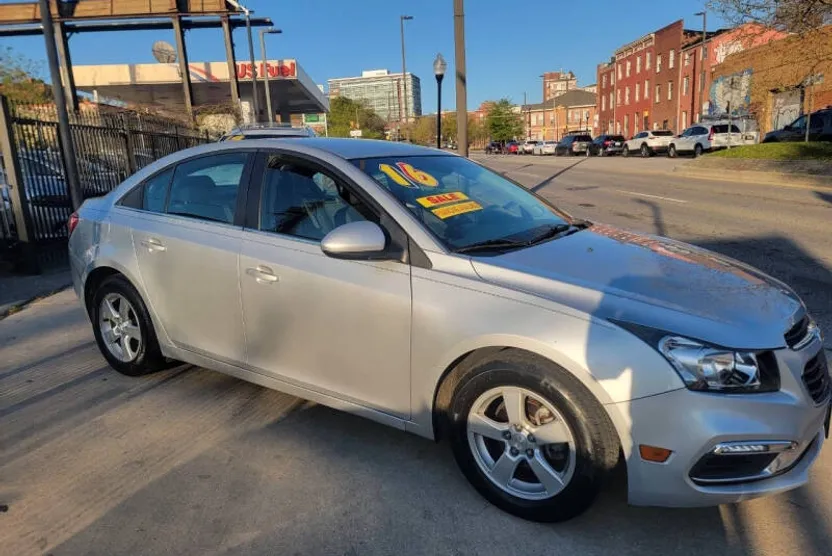 2016 Chevrolet Cruze photo 1