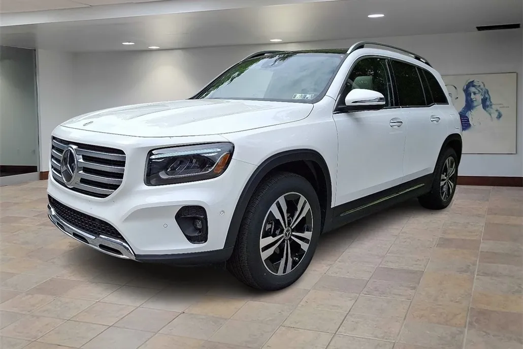 2025 Mercedes Benz GLB 250 4MATIC photo 1