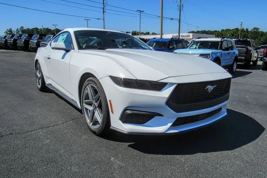 2025 Ford Mustang EcoBoost photo 1