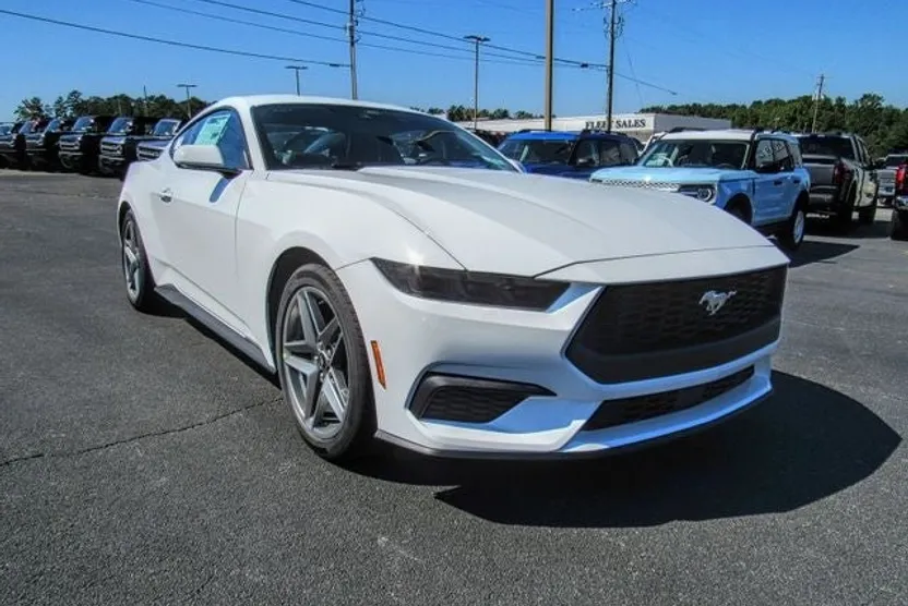 2025 Ford Mustang EcoBoost photo 1