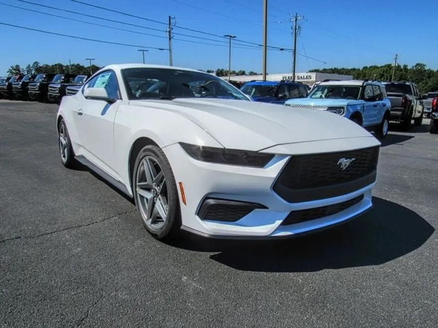 2025 Ford Mustang EcoBoost photo 1