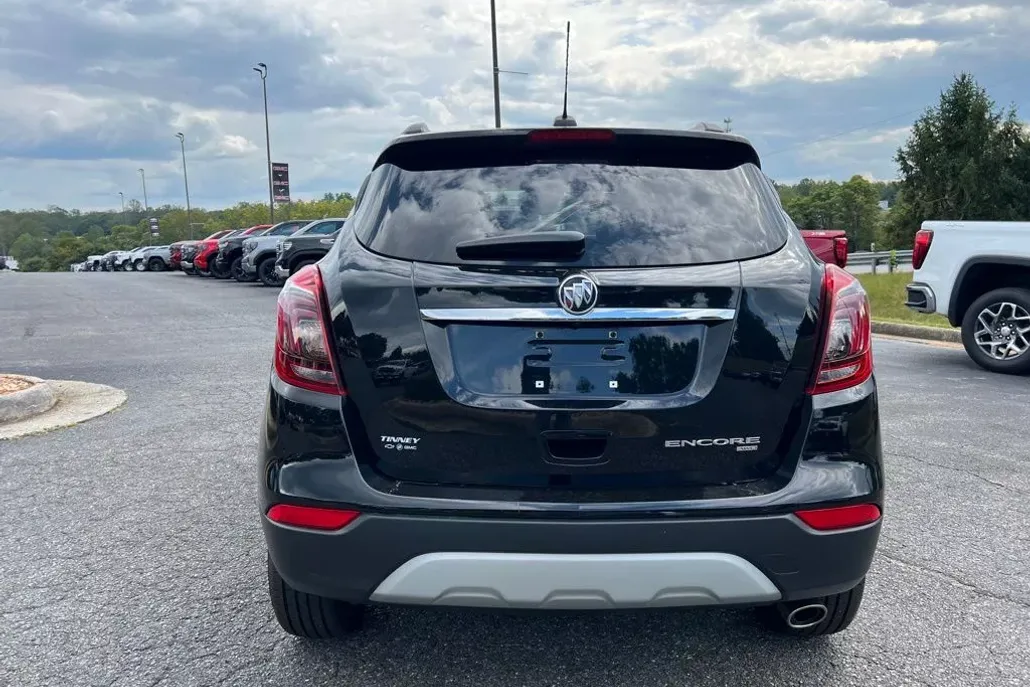2022 Buick Encore Preferred photo 1
