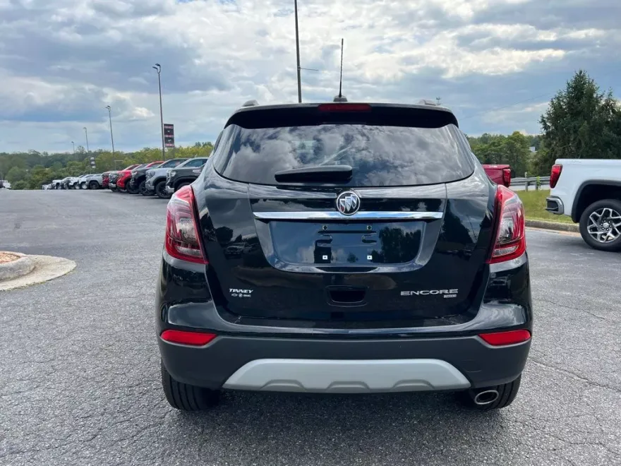 2022 Buick Encore Preferred photo 1