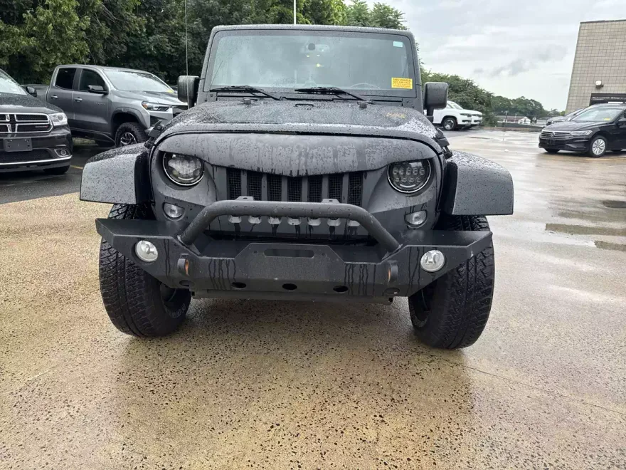 2016 Jeep Wrangler Unlimited Sahara photo 1