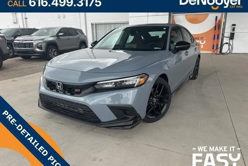 2022 Honda Civic Si photo 1