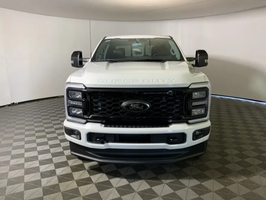 2025 Ford F-350 Lariat photo 1