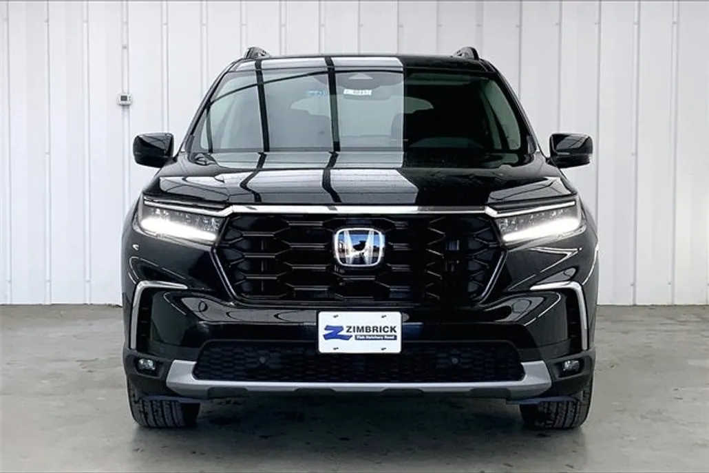 2025 Honda Pilot Touring photo 1
