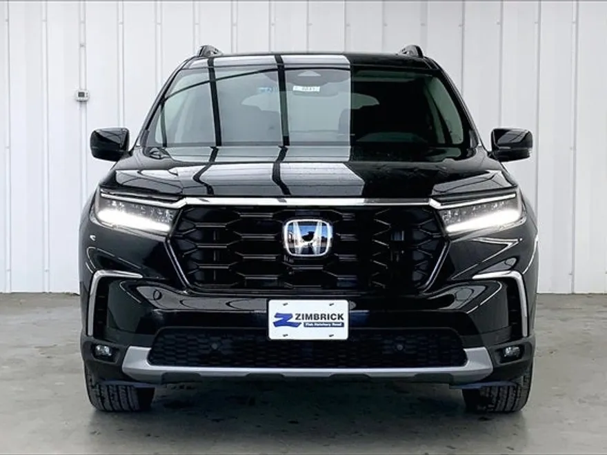 2025 Honda Pilot Touring photo 1