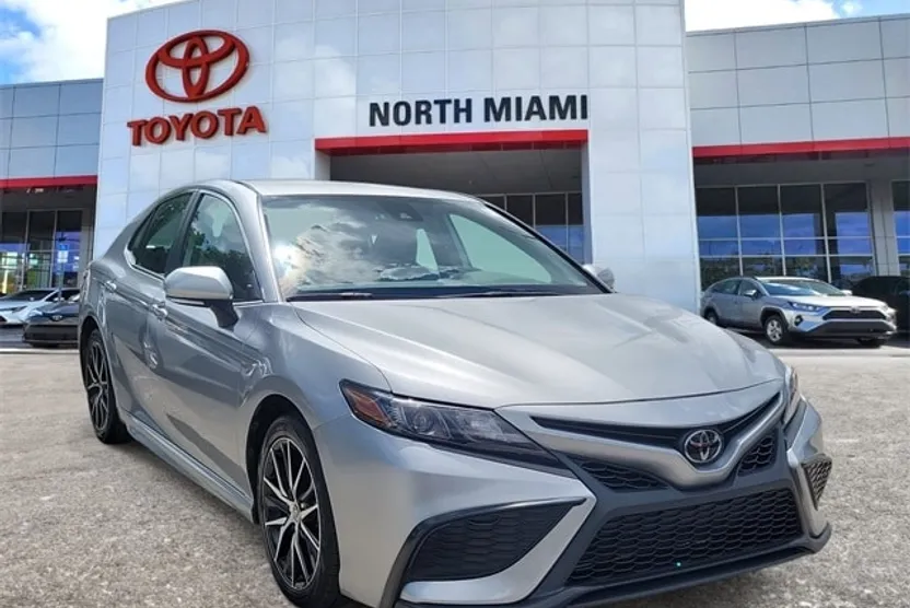 2024 Toyota Camry SE photo 1