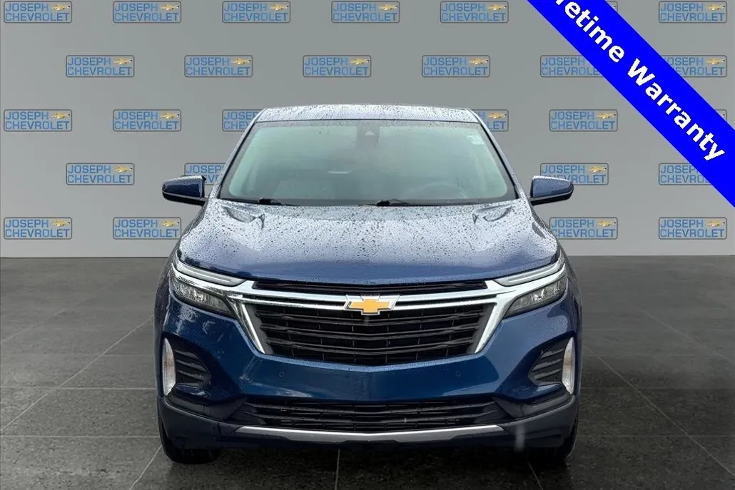 2022 Chevrolet Equinox LT photo 1