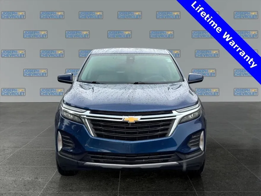 2022 Chevrolet Equinox LT photo 1
