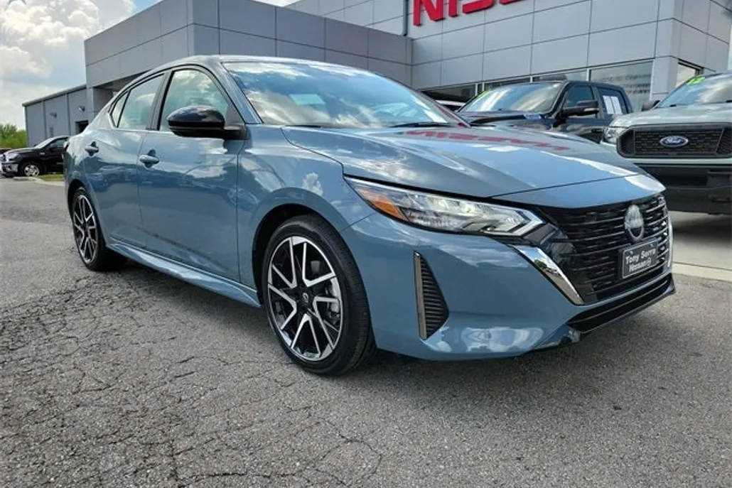 2025 Nissan Sentra SR photo 1