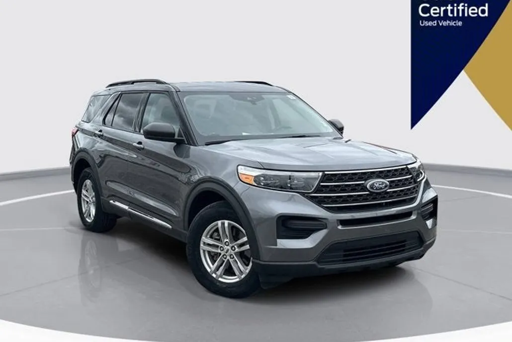 2022 Ford Explorer XLT photo 1