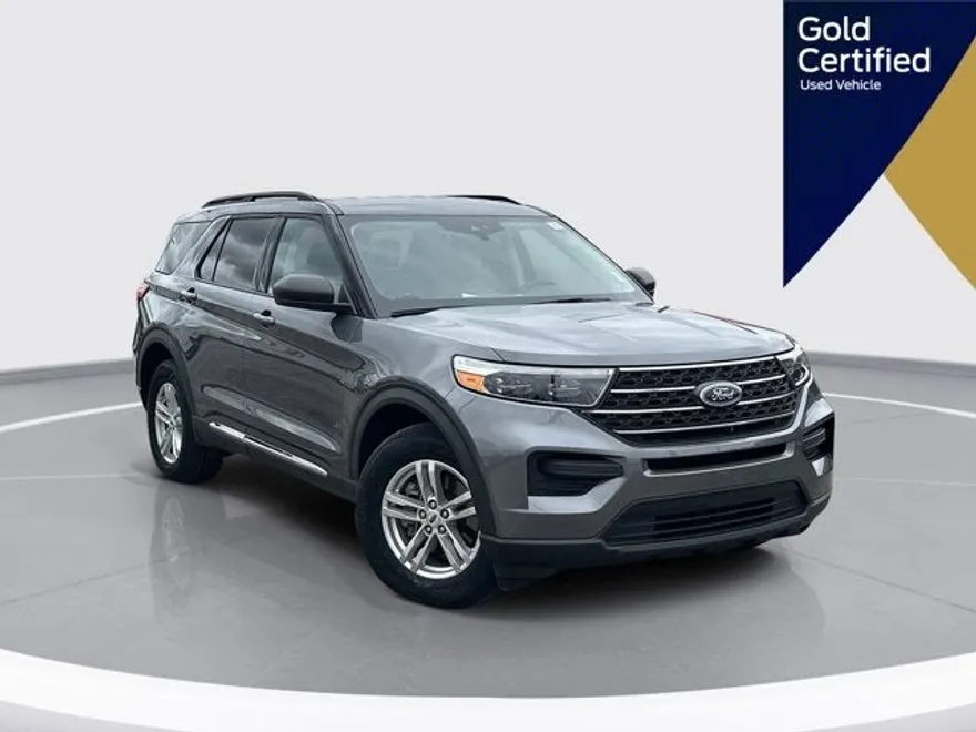 2022 Ford Explorer XLT photo 1