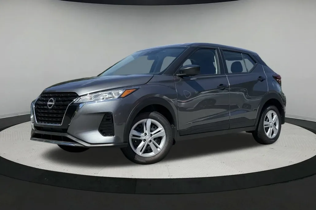 2025 Nissan Kicks Play S photo 1