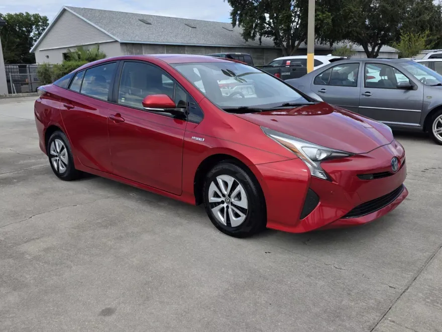 2018 Toyota Prius Two photo 1