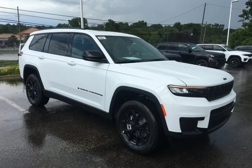 2025 Jeep Grand Cherokee Altitude X photo 1