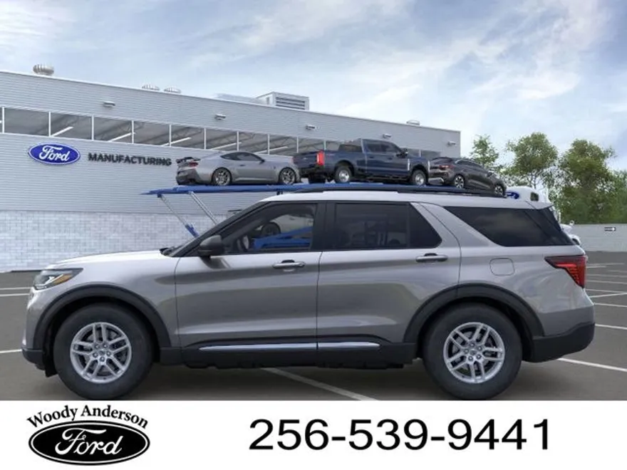 2025 Ford Explorer photo 1