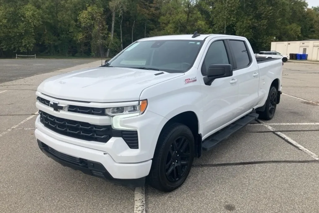 2024 Chevrolet Silverado 1500 RST photo 1