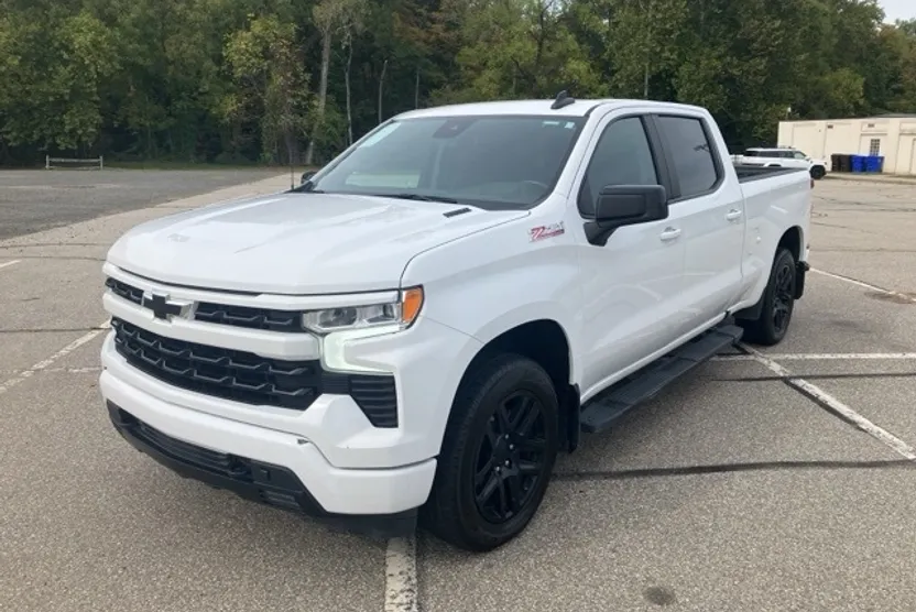 2024 Chevrolet Silverado 1500 RST photo 1