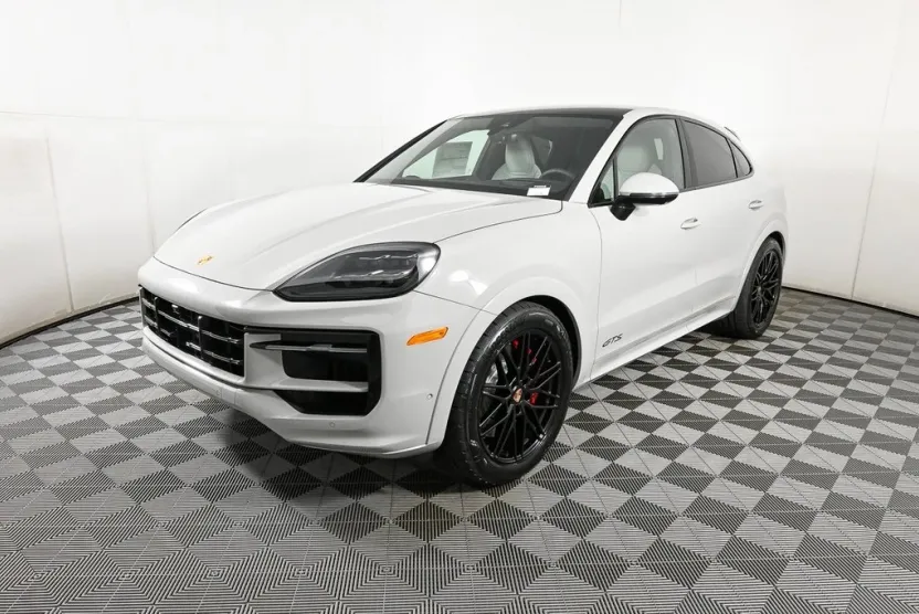 2026 Porsche Cayenne GTS Coupe photo 1