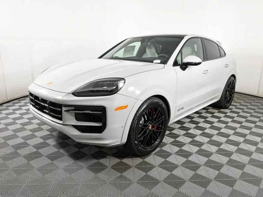 2026 Porsche Cayenne GTS Coupe photo 1