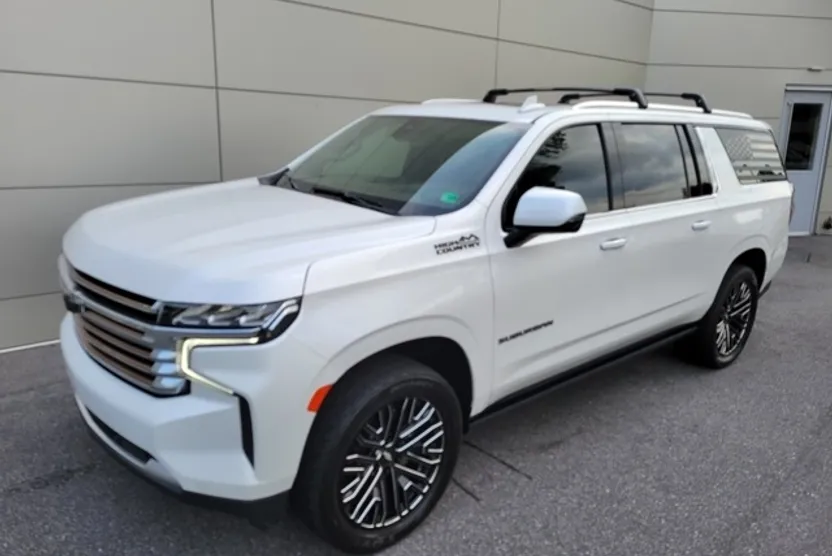 2021 Chevrolet Suburban High Country photo 1