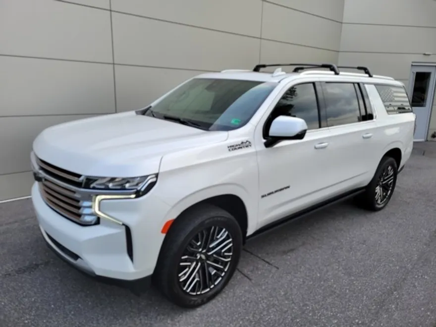 2021 Chevrolet Suburban High Country photo 1