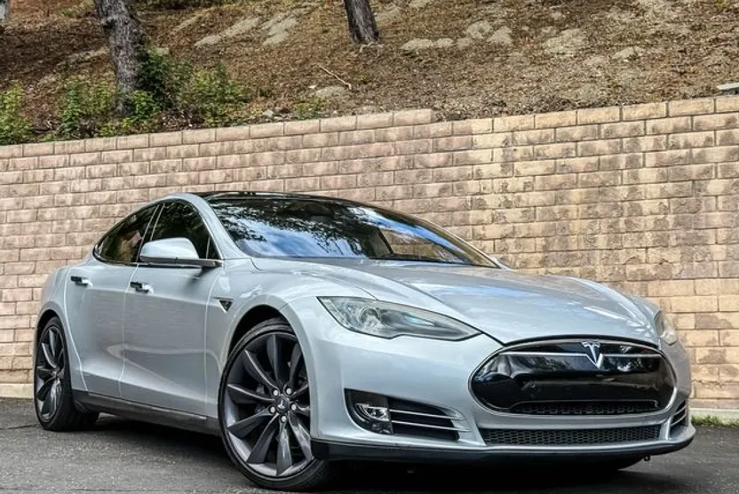 2013 Tesla Model S Performance photo 1