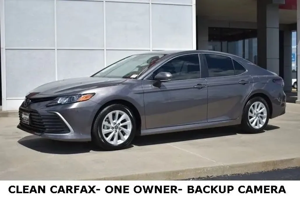 2024 Toyota Camry LE photo 1