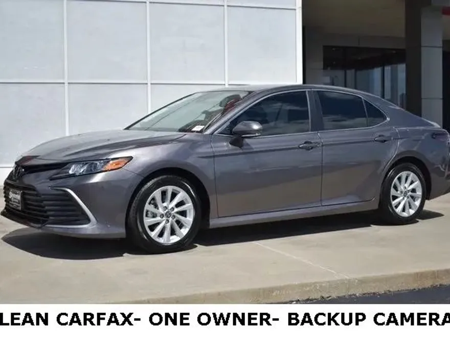 2024 Toyota Camry LE photo 1