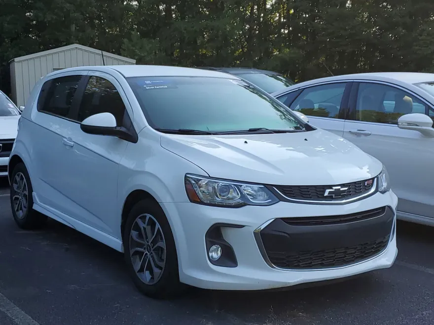 2019 Chevrolet Sonic LT photo 1