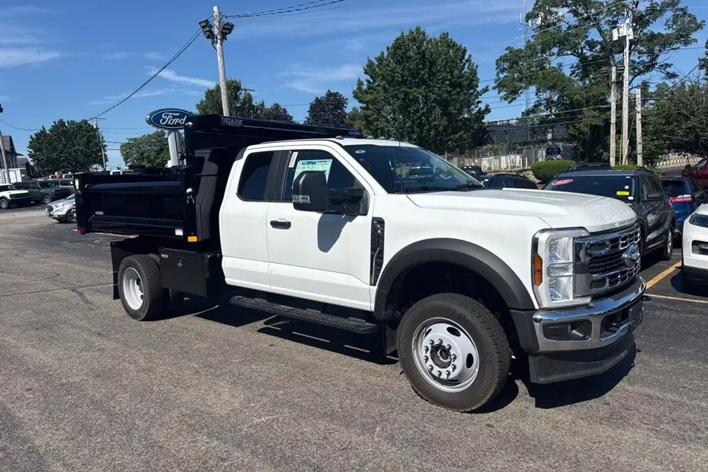 2025 Ford F-550 XL photo 1