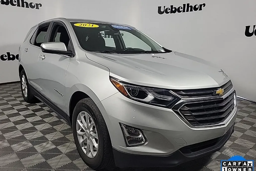 2021 Chevrolet Equinox LT photo 1
