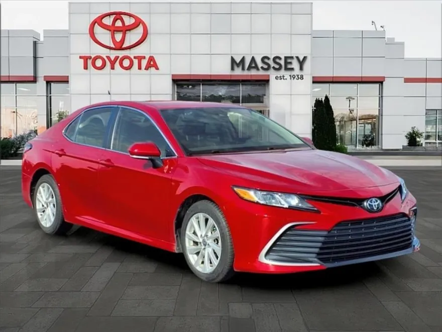2023 Toyota Camry LE photo 1