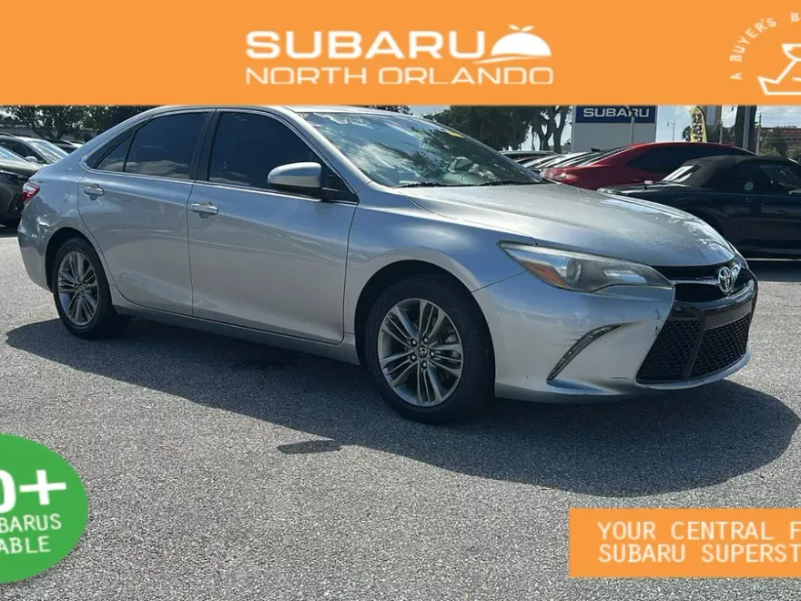 2017 Toyota Camry LE photo 1